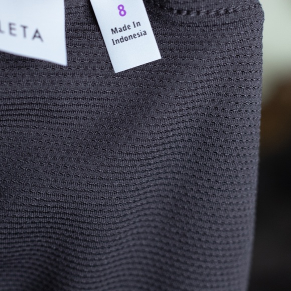 Athleta Midtown Skort Black Size 8 | Lightweight Stretch Active Skirt - Picture 6 of 6